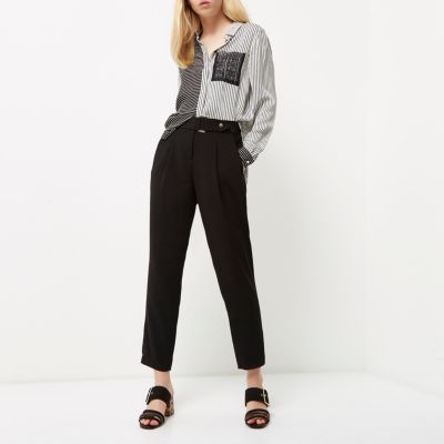 Black buckle tapered trousers